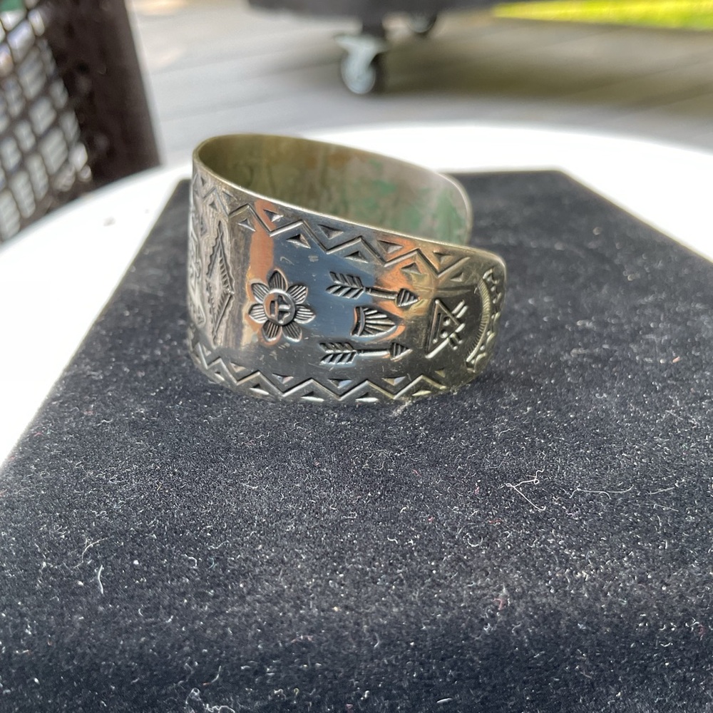 Vintage Bell Silver Nickel Tribal Pattern Cuff Bracelet - Picture 2 of 4